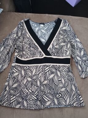 Adult - Jnj Black And Cream Blouse W/3/4 Sleeves